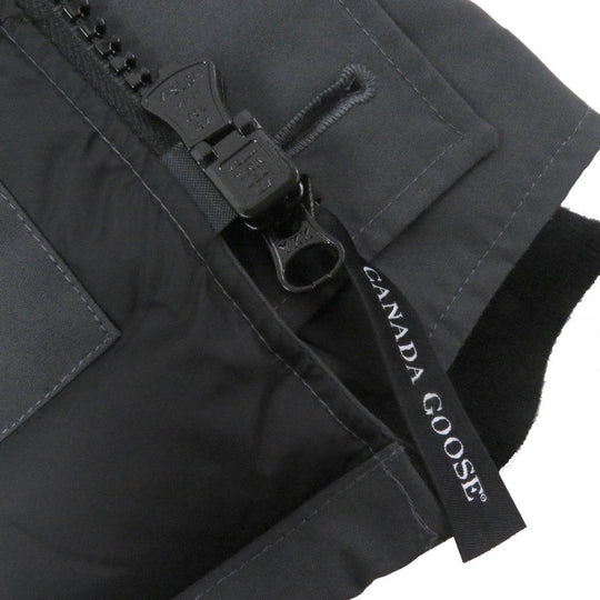 CANADA GOOSE Down jacket 3426MA Main: 85% polyester, Main: 15% cotton, Lining: 100% nylon, Filling: 80% down, Filling: 20% feather gray CHATEAU PARKA mens S Used Authentic