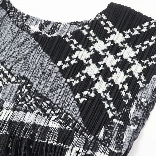 PLEATS PLEASE one piece PP43-JT476 Main: 100% polyester Black Grey Green Women 4 Used Authentic