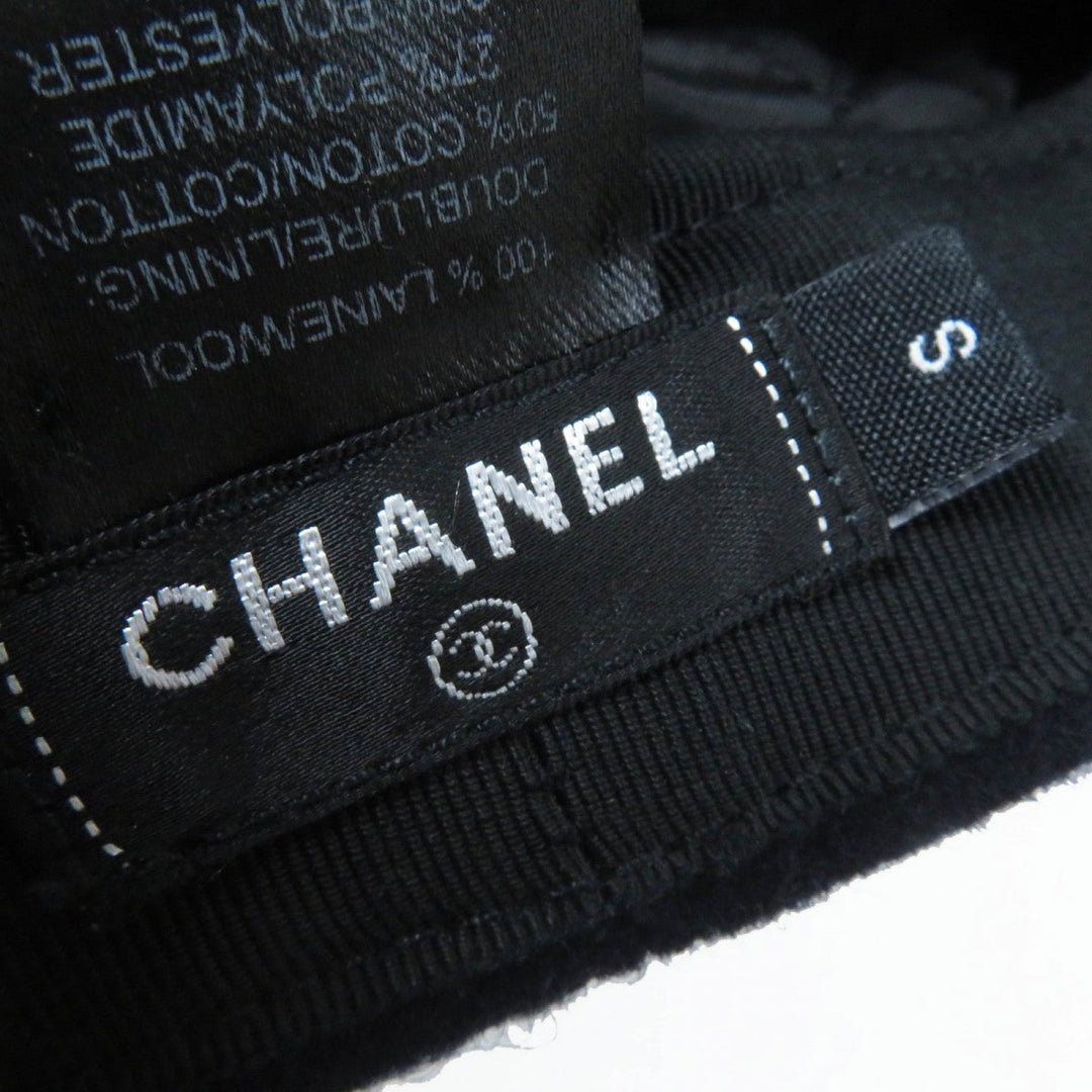 CHANEL Casquette 19V Main: 100% wool, Lining: 50% cotton, Lining: 27% polyamide (nylon), Lining: 23% polyester, Part: 67% wool Dark navy Women S Used Authentic