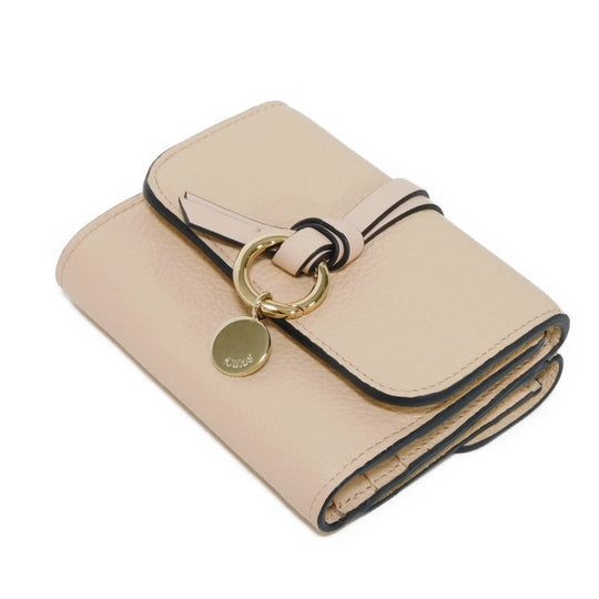 Chloe Tri-fold wallet CHC21WP718 F57 6J5 Grained calfskin x shiny calfskin Cement Pink logo charm Alphabet Small Trifold Wallet