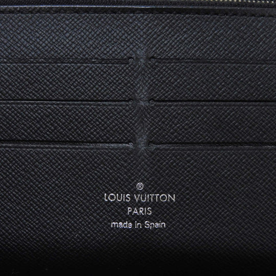 LOUIS VUITTON Long Wallet Purse M30056 Taiga leather (stamped) Noir Taiga Zippy Organizer NM