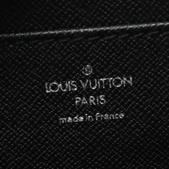 LOUIS VUITTON Handbag M30032 Taiga black Documents bag Taiga Serviet Moskova mens Used Authentic