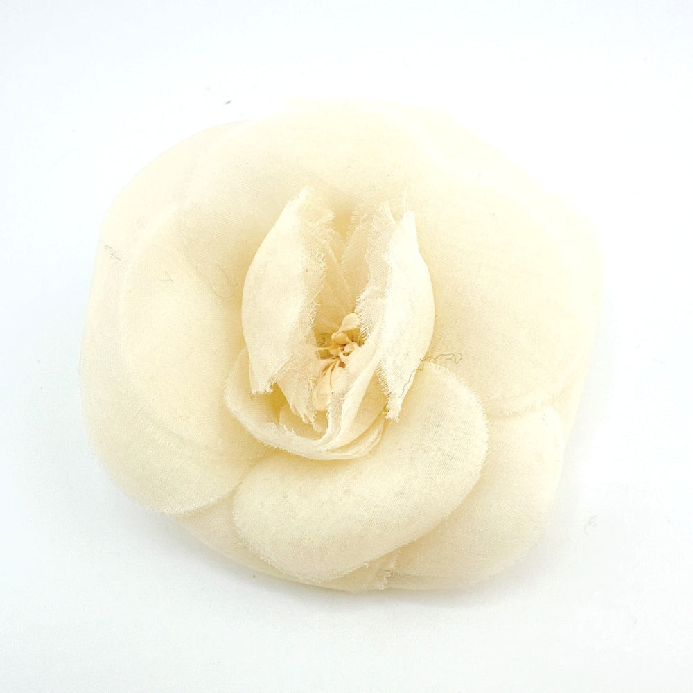 CHANEL Brooch fabric white corsage With Box Camelia Women Used Authentic