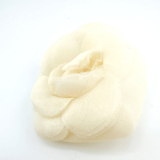 CHANEL Brooch fabric white corsage With Box Camelia Women Used Authentic