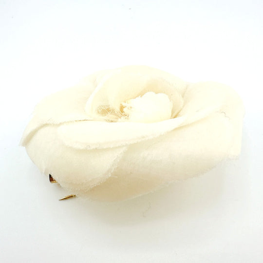 CHANEL Brooch fabric white corsage With Box Camelia Women Used Authentic