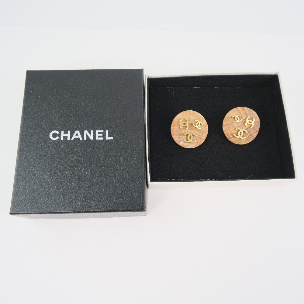CHANEL Earring Shell, Plated Gold beige COCO Mark Women Used Authentic
