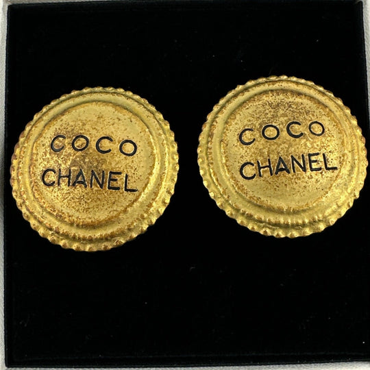 CHANEL Earring metal gold logo Earring vintage Circle Women Used Authentic