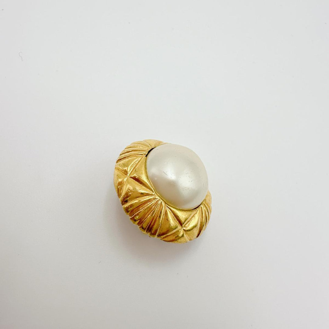 CHANEL Earring Gold Plated, Faux Pearl gold vintage Women Used Authentic