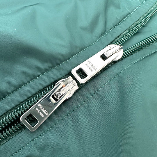 PRADA Jacket Nylon green Hoodie Long Sleeve Triangle plate with triangle logo Women 36 Used Authentic