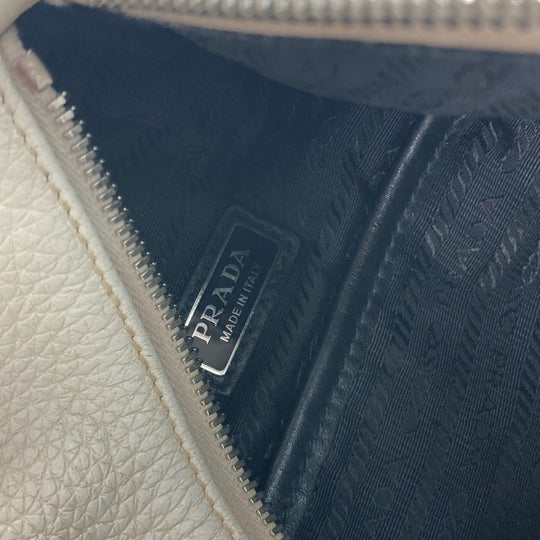 PRADA Sling bag 2VZ098 leather white Triangle logo Cross Vitello Dino Leather Bag mens Used Authentic