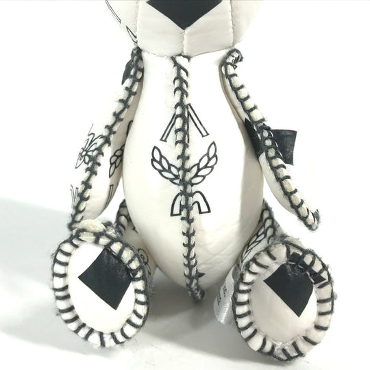 MCM key ring leather white Visetos logo Rabbit rabbit Women Used Authentic