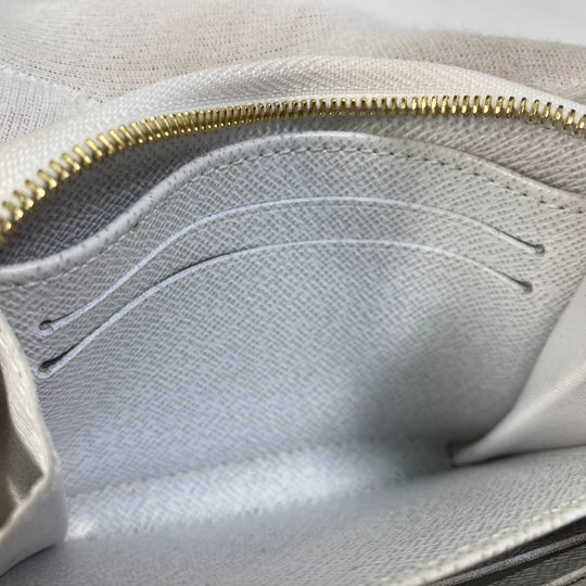 LOUIS VUITTON Coin case M63994 Epi Leather white epi love lock Zip around purse Women Used Authentic