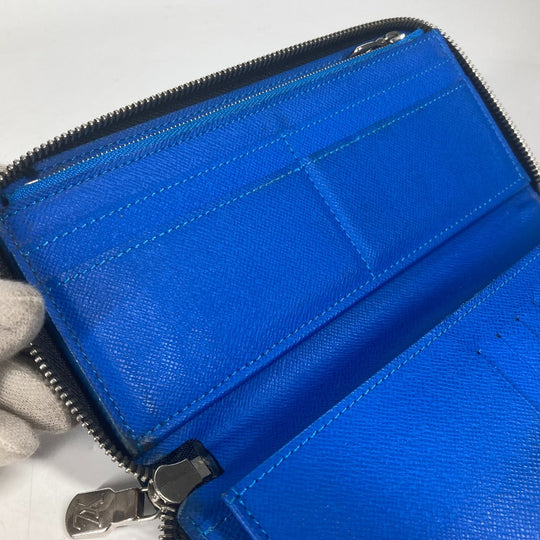 LOUIS VUITTON Long Wallet Purse M30070 Taiga Leather black Taiga bicolor Zippy Wallet Vertical mens Used Authentic