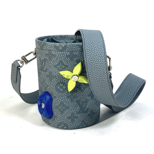 LOUIS VUITTON Shoulder Bag M81572 Taurillon Clemence Leather gray Taurillon Clemence Climbing Chalk Pouch mens Used Authentic