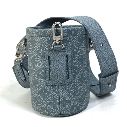 LOUIS VUITTON Shoulder Bag M81572 Taurillon Clemence Leather gray Taurillon Clemence Climbing Chalk Pouch mens Used Authentic