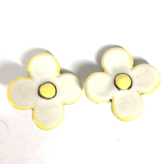 LOUIS VUITTON Earring ceramic white Flower flower Women Used Authentic