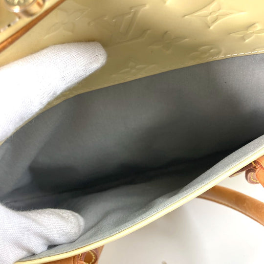 LOUIS VUITTON Handbag M93514 Monogram Vernis white Monogram Vernis Summit drive Women Used Authentic