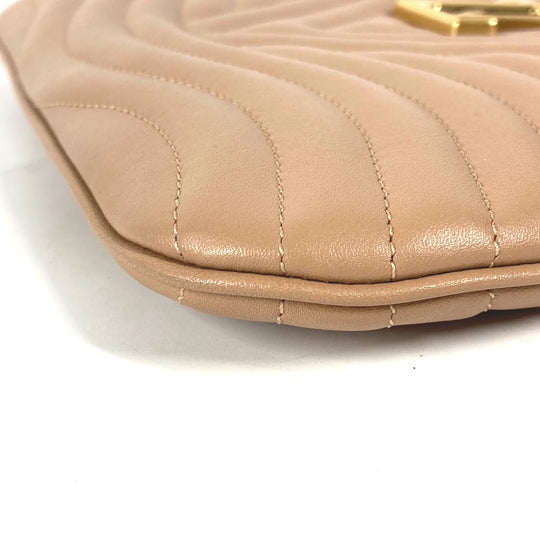 LOUIS VUITTON Clutch bag M68478 leather beige New Wave Pochette Zip Women Used Authentic