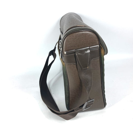 LOUIS VUITTON Shoulder Bag M30868 Taiga Leather, Nylon Brown Taiga Thai meal mens Used Authentic