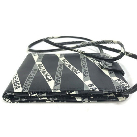 BALENCIAGA Shoulder Bag 541567 leather black Pouch Pochette Wallet Explorer Shoulder Wallet mens Used Authentic