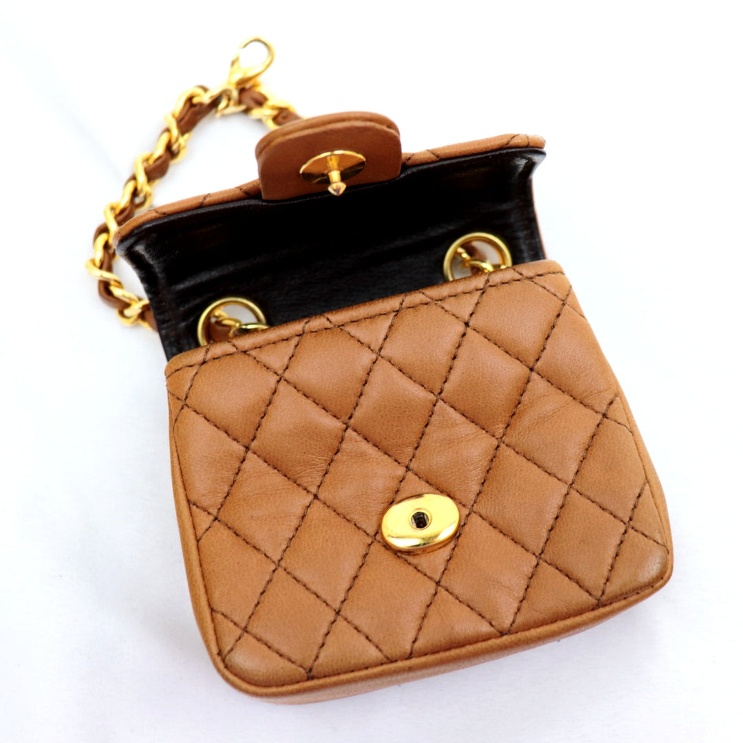 CHANEL Pouch lambskin% Brown Women Used Authentic