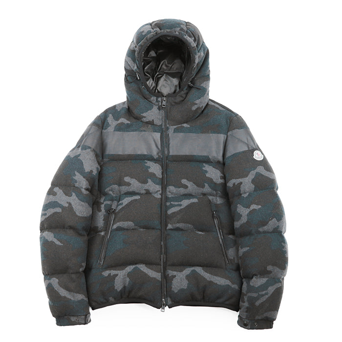 MONCLER Down jacket [Outer material] 89% wool, 8% nylon [Lining] 100% nylon [Filling] 85% down, 15% feather Camouflage mens 1 Used Authentic