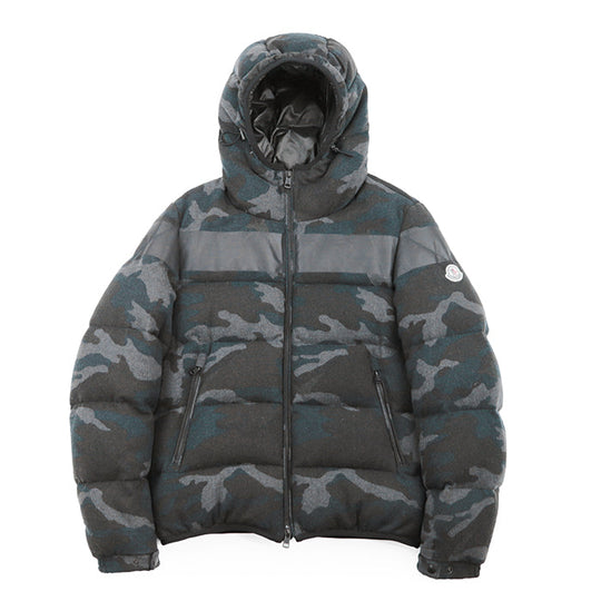 MONCLER Down jacket [Outer material] 89% wool, 8% nylon [Lining] 100% nylon [Filling] 85% down, 15% feather Camouflage mens 1 Used Authentic