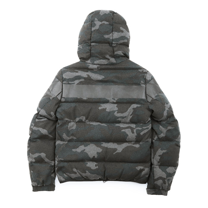 MONCLER Down jacket [Outer material] 89% wool, 8% nylon [Lining] 100% nylon [Filling] 85% down, 15% feather Camouflage mens 1 Used Authentic