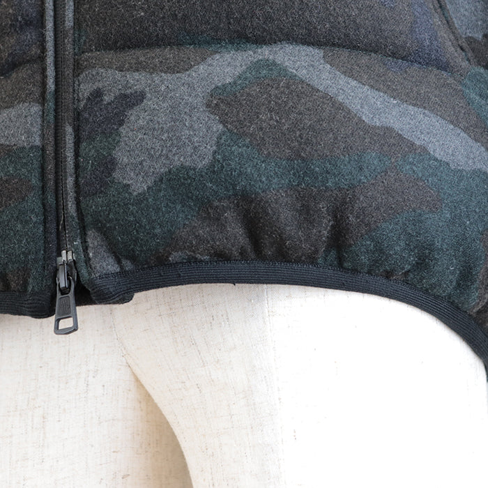 MONCLER Down jacket [Outer material] 89% wool, 8% nylon [Lining] 100% nylon [Filling] 85% down, 15% feather Camouflage mens 1 Used Authentic