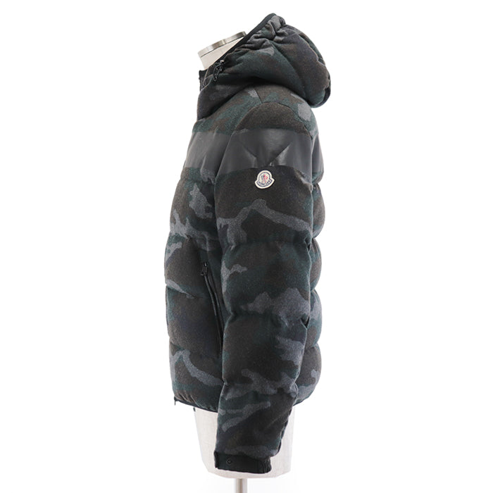 MONCLER Down jacket [Outer material] 89% wool, 8% nylon [Lining] 100% nylon [Filling] 85% down, 15% feather Camouflage mens 1 Used Authentic