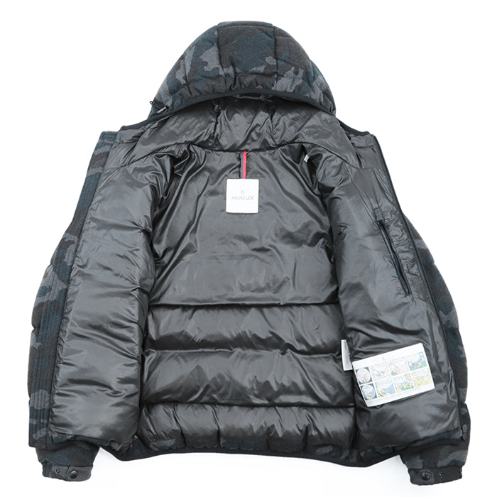 MONCLER Down jacket [Outer material] 89% wool, 8% nylon [Lining] 100% nylon [Filling] 85% down, 15% feather Camouflage mens 1 Used Authentic