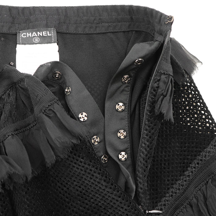 CHANEL skirt [Outer material] 95% rayon, 5% spandex [Lining] 76% nylon, 18% rayon black P31452 Women 38 Used Authentic