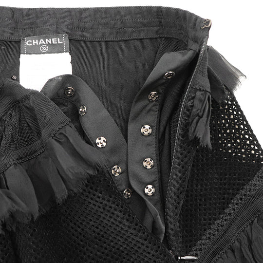 CHANEL skirt [Outer material] 95% rayon, 5% spandex [Lining] 76% nylon, 18% rayon black P31452 Women 38 Used Authentic