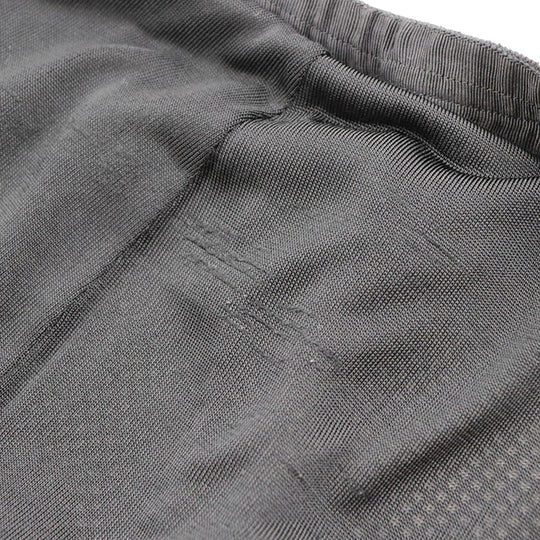 CHANEL skirt [Outer material] 95% rayon, 5% spandex [Lining] 76% nylon, 18% rayon black P31452 Women 38 Used Authentic