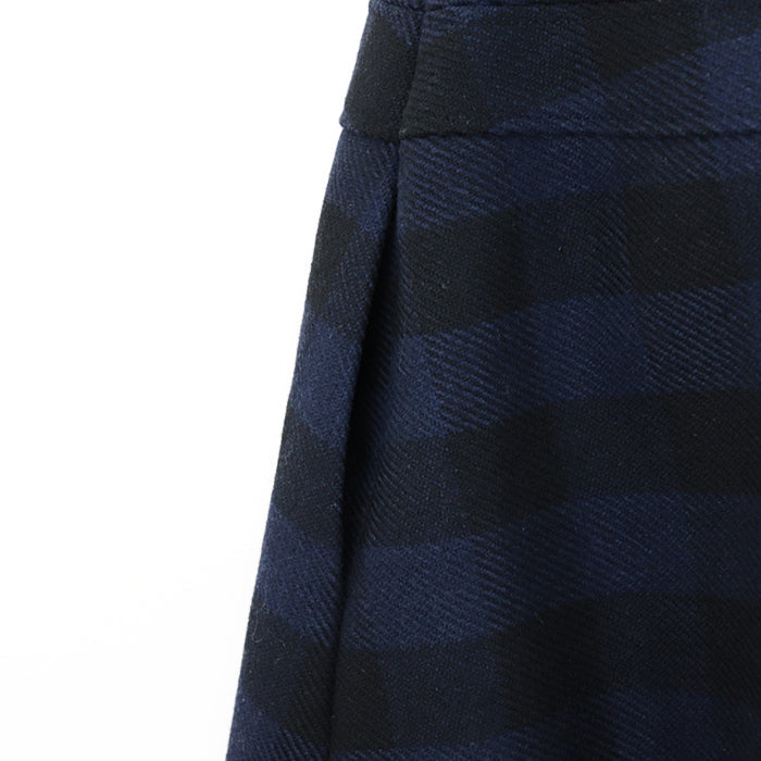 Christian Dior skirt [Outer material] 90% wool, 10% nylon [Lining] 100% silk blue-black 7H21304A1152 Women 42 Used Authentic