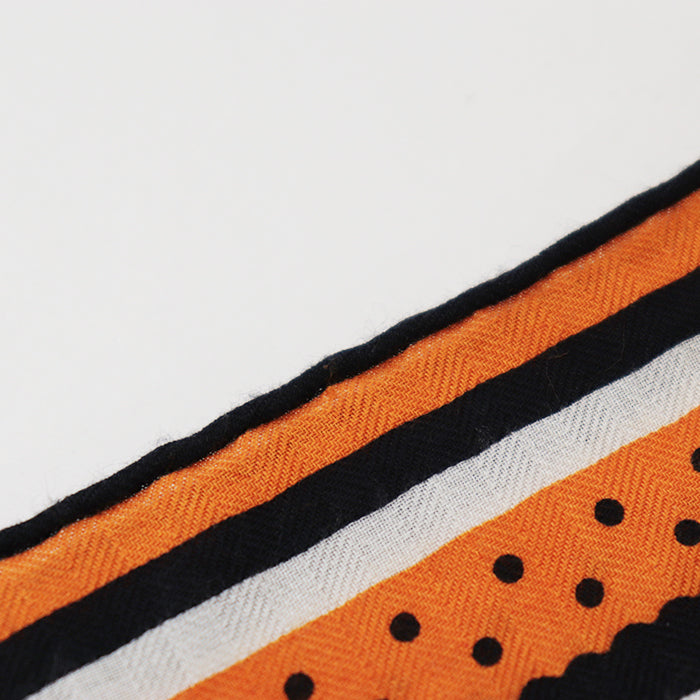 HERMES scarf 70% cashmere, 30% silk Orange black white Couvertures et Tenues de Jour Bandana Women Used Authentic