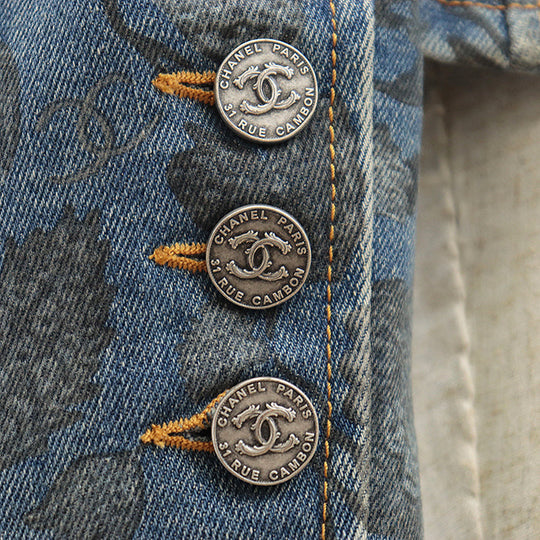 CHANEL Other outerwear 65% polyester, 35% cotton [Outer fabric] 94% cotton, 4% elastomer Light indigo Women 36 Used Authentic