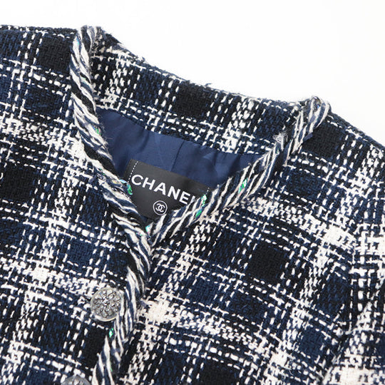 CHANEL Other outerwear [Outer material] 65% cotton, 15% linen [Lining] 64% cotton, 36% silk Navy, White P58787 Women 36 Used Authentic