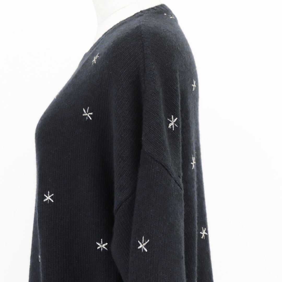 Christian Dior knit 100% cashmere, other fabric: 35% rayon, 24% polyester metal thread, 17% cupra, 13% nylon, 11% polyester Black, Blue 7H24576ZM008 Women 42 Used Authentic