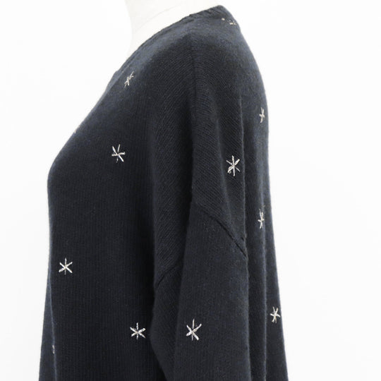 Christian Dior knit 100% cashmere, other fabric: 35% rayon, 24% polyester metal thread, 17% cupra, 13% nylon, 11% polyester Black, Blue 7H24576ZM008 Women 42 Used Authentic
