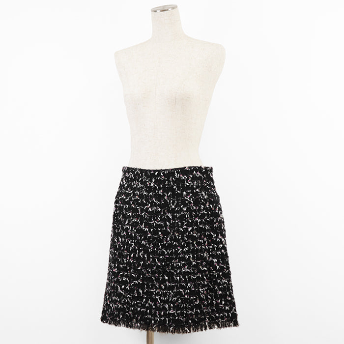 CHANEL skirt Outer material: 3% polyester [Outer material] 33% wool, 22% cotton [Lining] 100% silk Black, Multicolor P29310 Women 42 Used Authentic