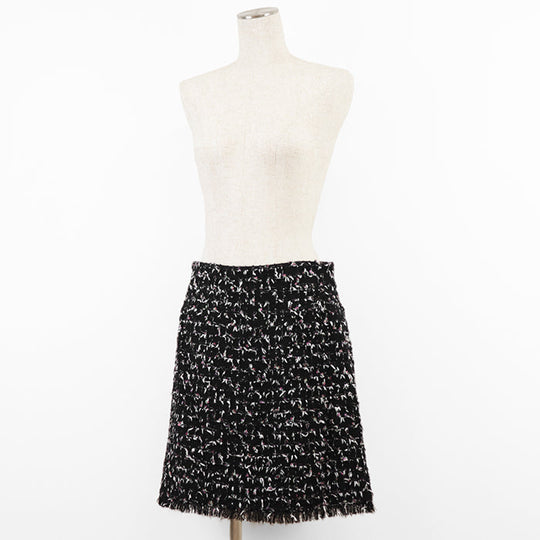 CHANEL skirt Outer material: 3% polyester [Outer material] 33% wool, 22% cotton [Lining] 100% silk Black, Multicolor P29310 Women 42 Used Authentic
