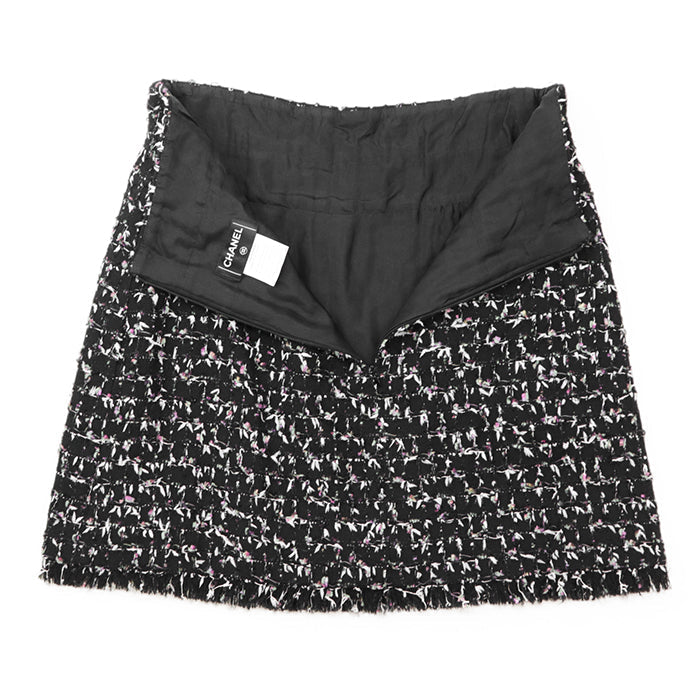 CHANEL skirt Outer material: 3% polyester [Outer material] 33% wool, 22% cotton [Lining] 100% silk Black, Multicolor P29310 Women 42 Used Authentic
