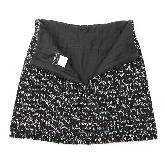 CHANEL skirt Outer material: 3% polyester [Outer material] 33% wool, 22% cotton [Lining] 100% silk Black, Multicolor P29310 Women 42 Used Authentic