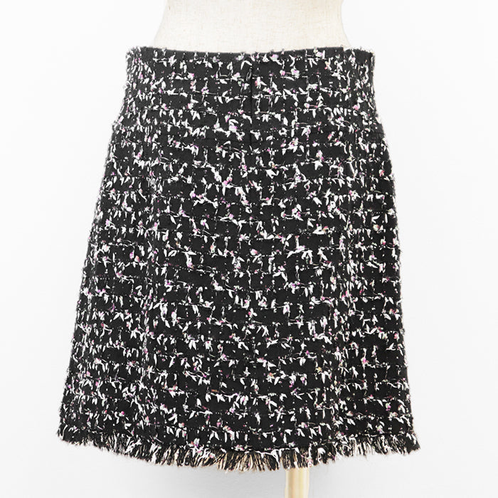CHANEL skirt Outer material: 3% polyester [Outer material] 33% wool, 22% cotton [Lining] 100% silk Black, Multicolor P29310 Women 42 Used Authentic