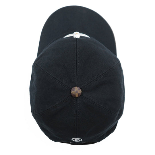 LOUIS VUITTON cap Synthetic leather part: 100% polyester (polyvinyl chloride coating) [Outer material] 100% cotton [Lining] 100% silk [Other fabric] 77% polyester, 23% polyurethane black M76948 unisex(Unisex) L Used Authentic
