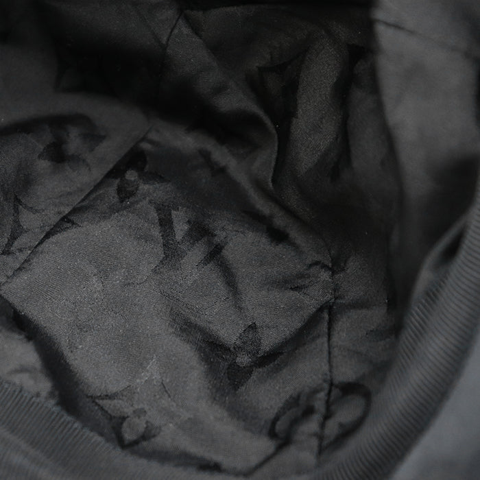 LOUIS VUITTON cap Synthetic leather part: 100% polyester (polyvinyl chloride coating) [Outer material] 100% cotton [Lining] 100% silk [Other fabric] 77% polyester, 23% polyurethane black M76948 unisex(Unisex) L Used Authentic