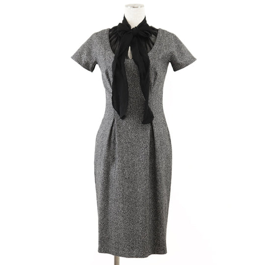 GUCCI one piece [Outer fabric] 77% wool, 20% angora [Lining] 96% silk, 4% polyurethane [Other fabric] Silk% Gray black 319288 ZAQ13 Women 38 Used Authentic