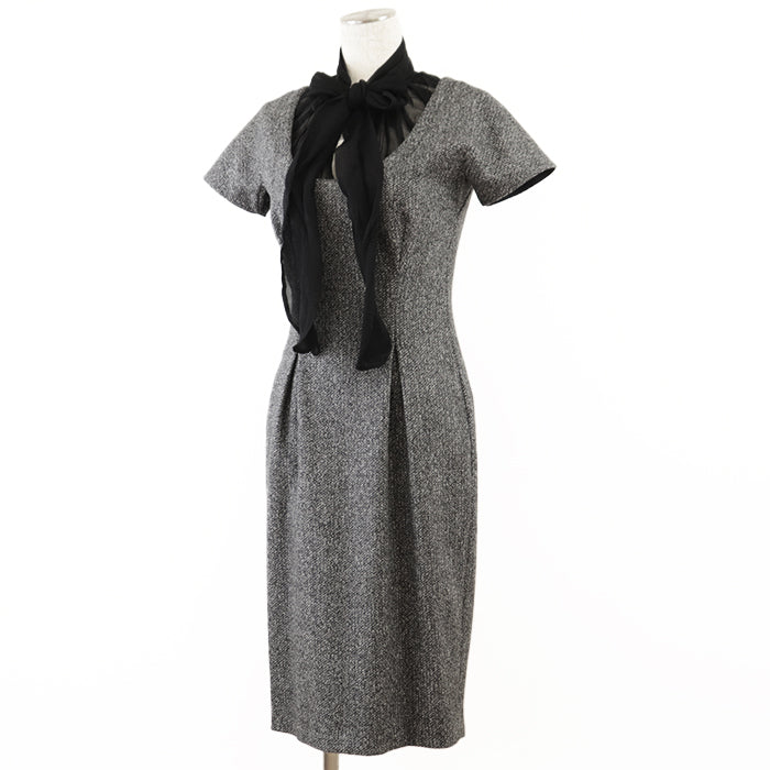 GUCCI one piece [Outer fabric] 77% wool, 20% angora [Lining] 96% silk, 4% polyurethane [Other fabric] Silk% Gray black 319288 ZAQ13 Women 38 Used Authentic