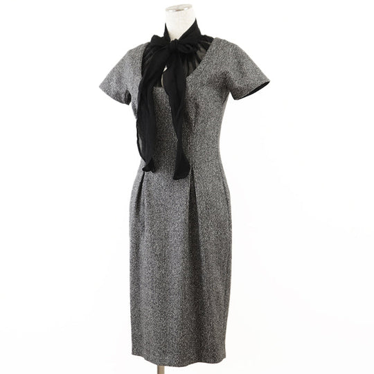 GUCCI one piece [Outer fabric] 77% wool, 20% angora [Lining] 96% silk, 4% polyurethane [Other fabric] Silk% Gray black 319288 ZAQ13 Women 38 Used Authentic